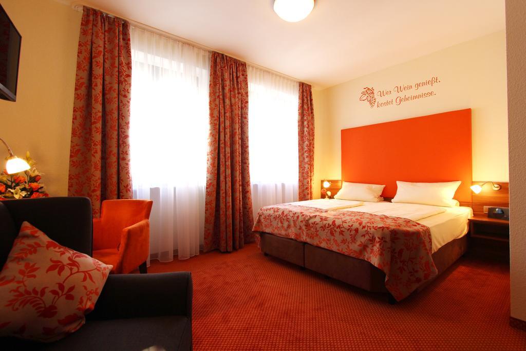 Altdeutsche Weinstube Hotel Ruedesheim am Rhein Luaran gambar